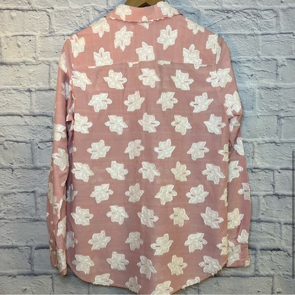 Foxcroft Pink and White Casual Button Down Shirt with Floral Pattern - Picture 5 of 6